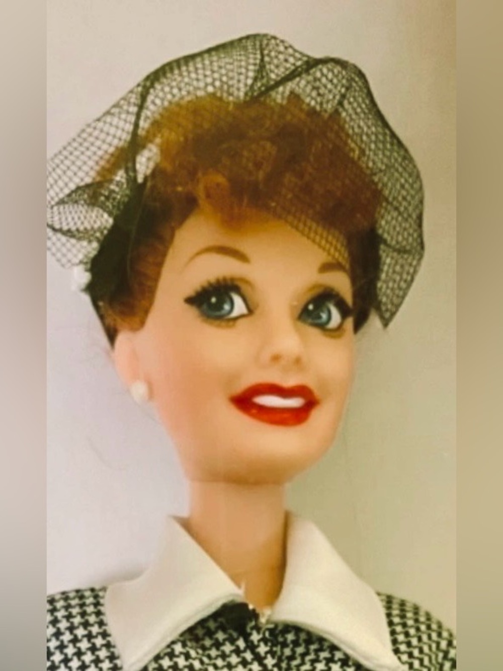 “I Love Lucy” 1997 Vintage Barbie, TV Commercial Collector Ed. of Vitameatavegam - Picture 3 of 11